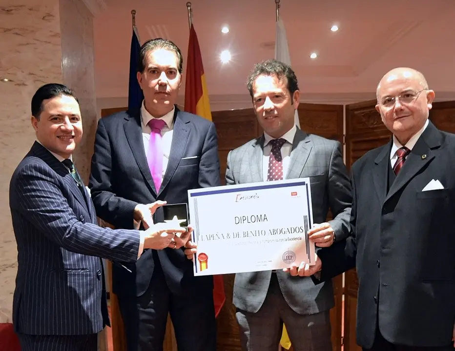Lape&ntilde;a & De Benito Abogados