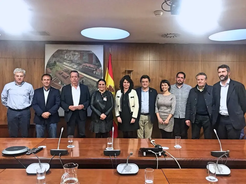 Foto del encuentro mantenido con la Secretaria de Estado de Turismo_Fotor