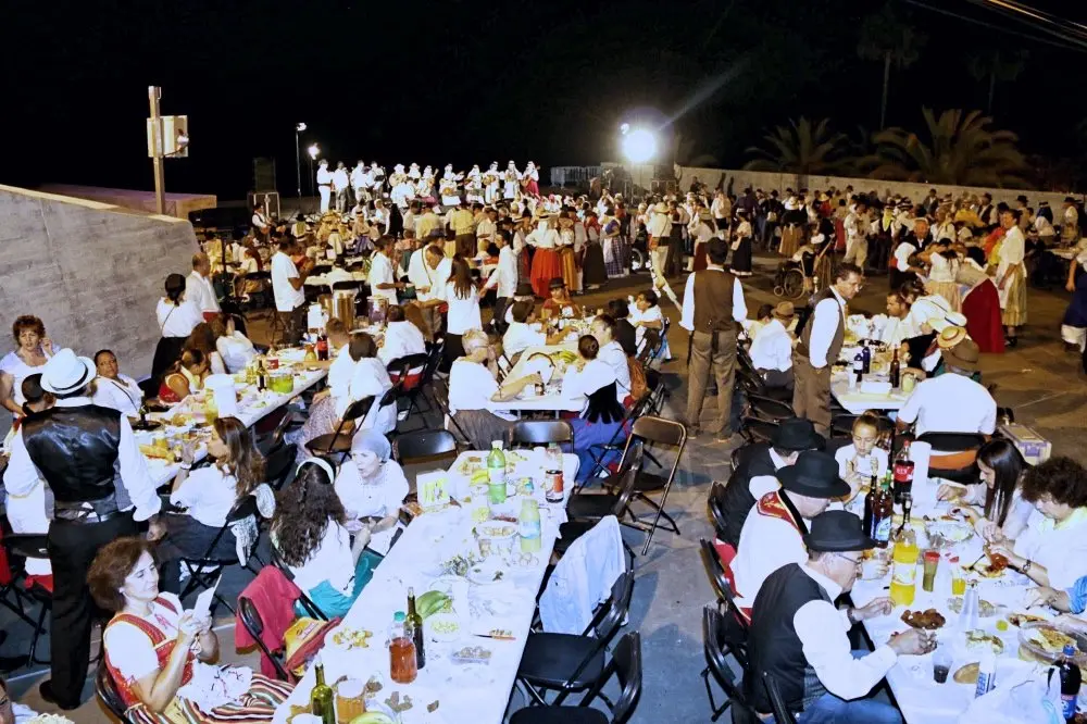 Baile magos Adeje D&iacute;a Canarias