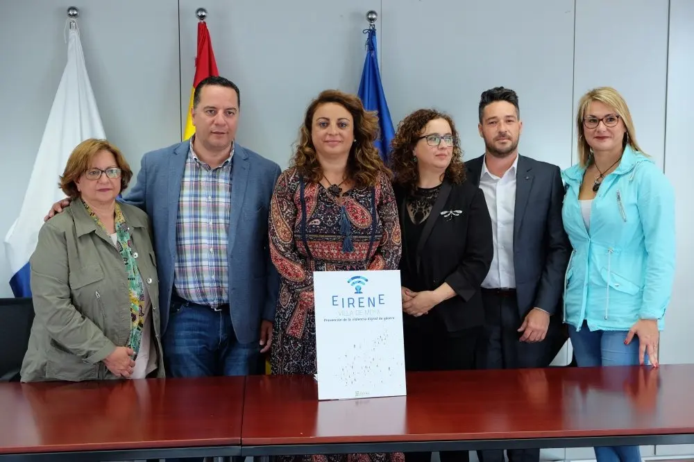 Cristina Valido, present&oacute; el proyecto, junto con el alcalde de Moya, Hip&oacute;lito Su&aacute;rez y Carolina &Aacute;lvarez, como responsable de su ejecuci&oacute;n