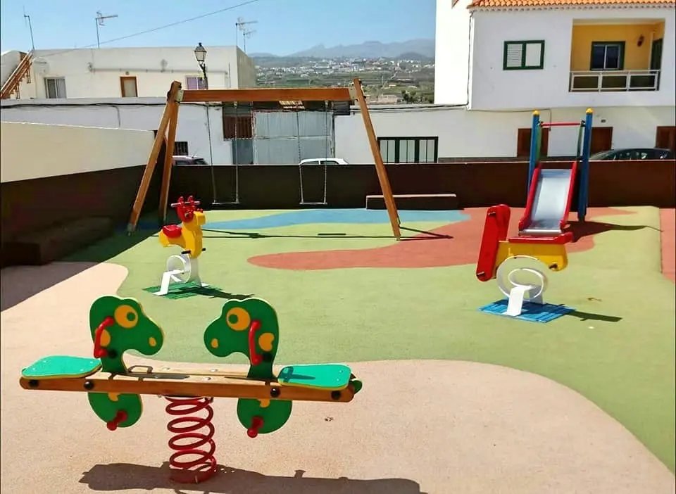 parque infantil las zocas_Fotor