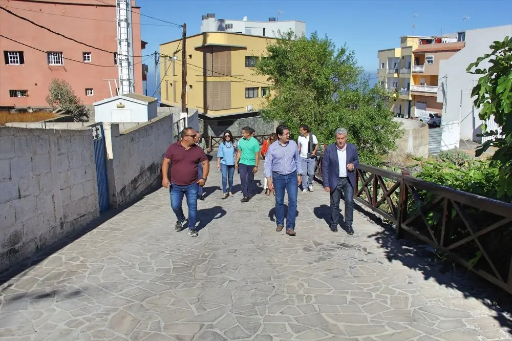 VISITA OBRAS GU&Iacute;A ISORA CALLE ARRIBA Y ABAJO 3_Fotor