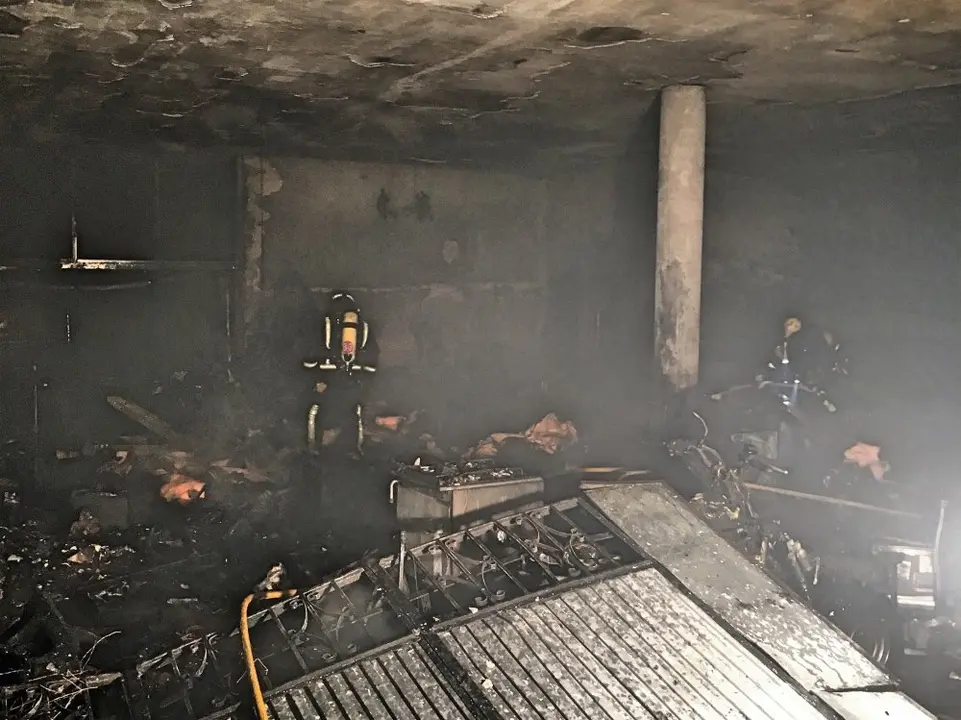 INCENDIO GARAGE 2709_Fotor