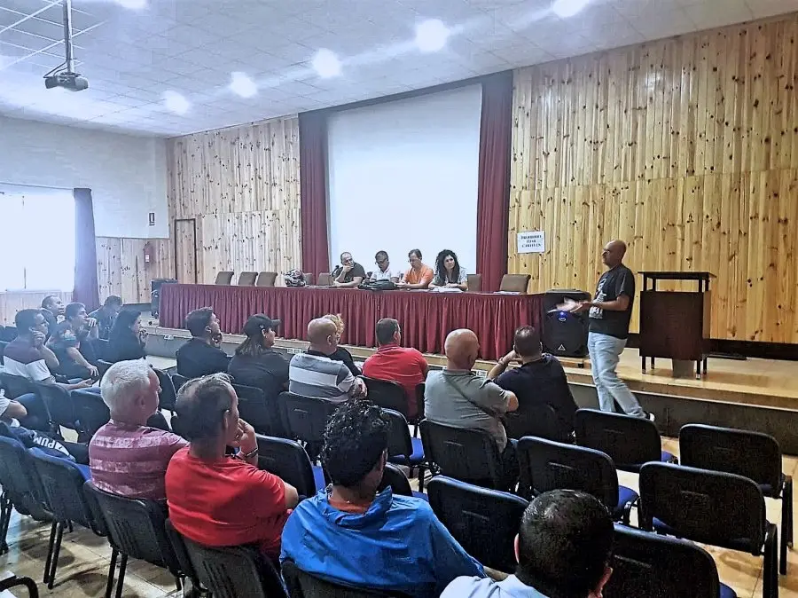 UGT asamblea _Fotor