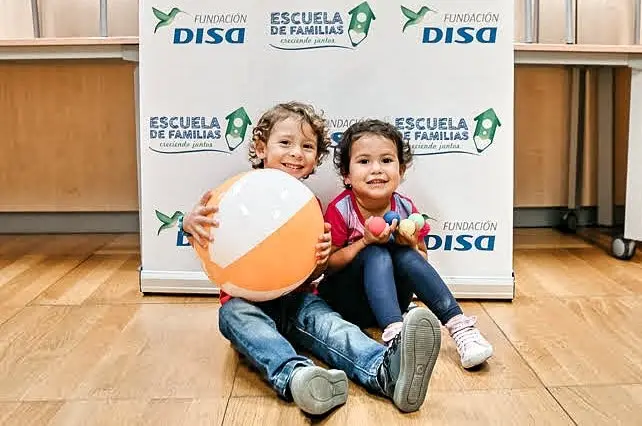 Disa Fundaci&ntilde;on Ni&ntilde;os en talleres_Fotor