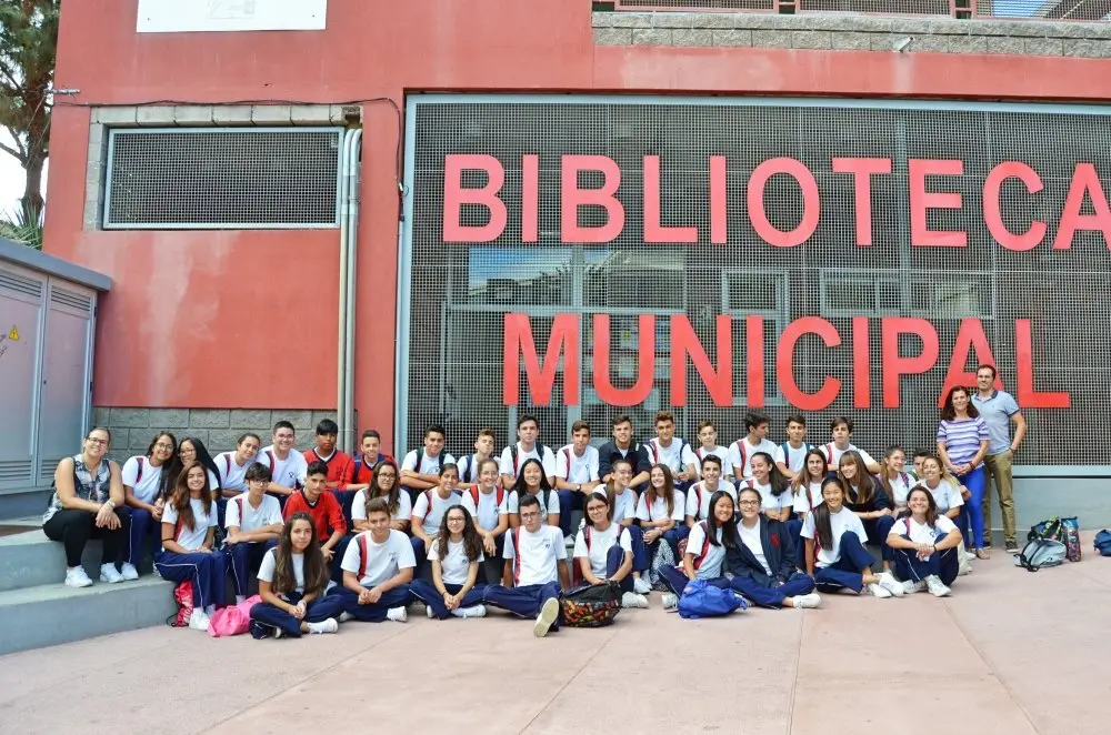 Biblioteca G&uuml;&iacute;mar 06_Fotor