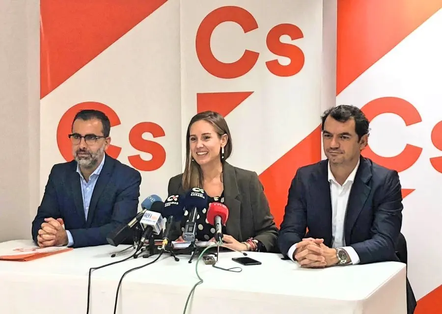 Rueda prensa Cs Canarias (Mariano Cejas, Melisa Rodr&iacute;guez, y Sa&uacute;l Ram&iacute;rez)_Fotor