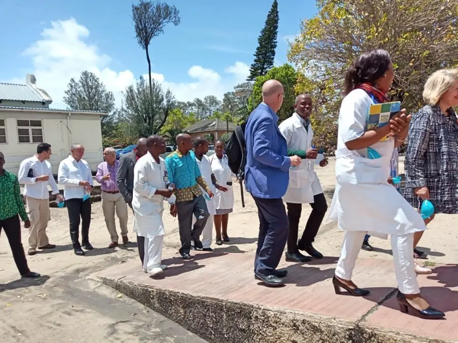 Visita de trabajo al Hospital Central de Beira_Fotor