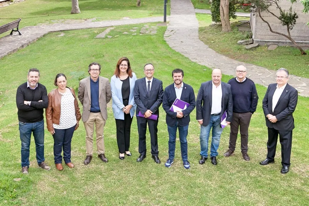 El curso ofrece dos m&oacute;dulos semipresenciales, viticultura-enolog&iacute;a, y gesti&oacute;n enotur&iacute;stica, y uno presencial y eminentemente pr&aacute;ctico de an&aacute;lisis sensorial de vinos en dos niveles iniciaci&oacute;n y avanzado 2_Fotor