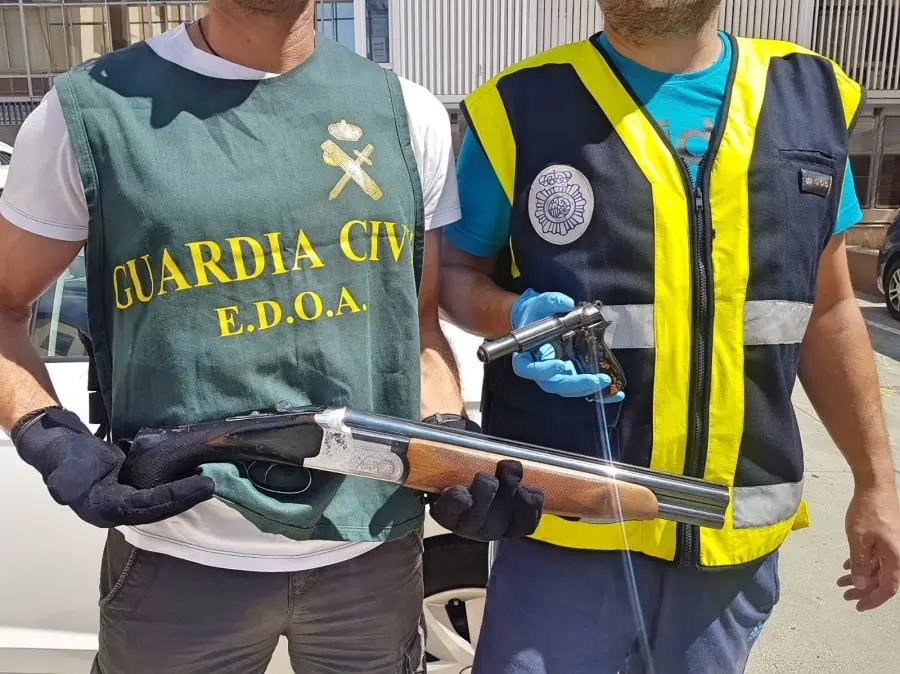 Guardia Civil Policia Nacional 5-11_Fotor