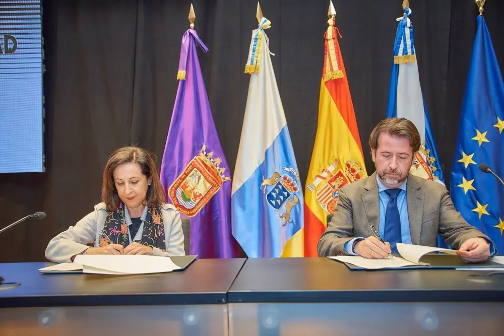 Margarita Robles. Carlos Alonso