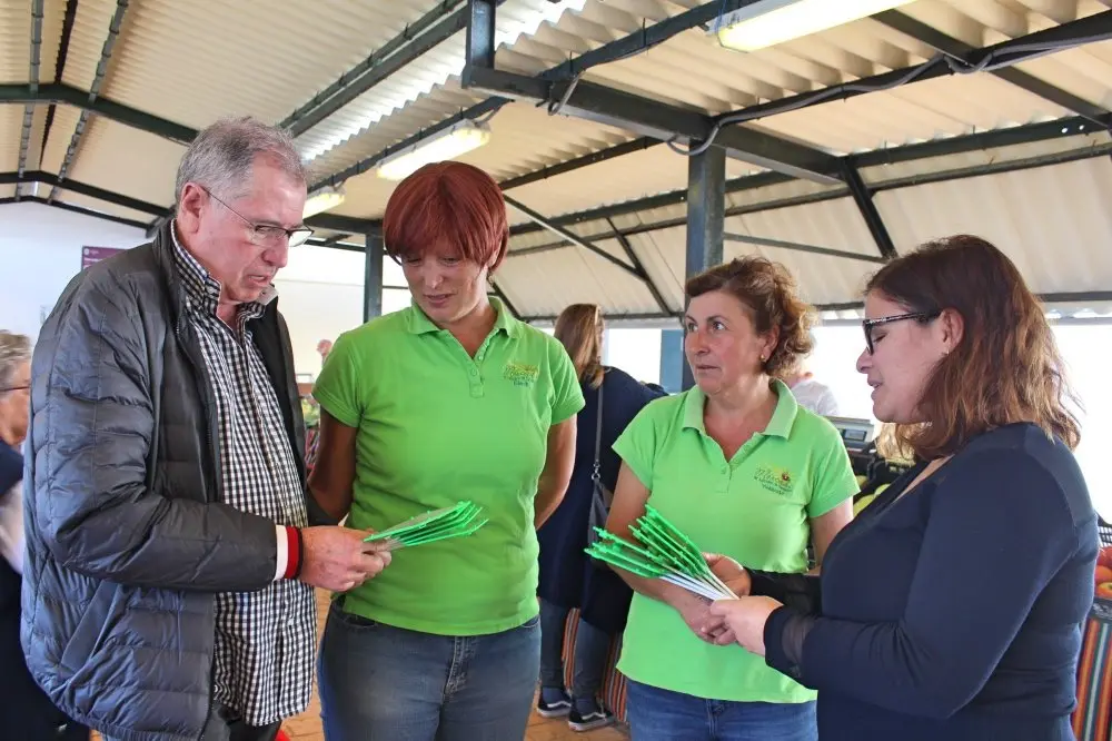 Entrega etiquetas Mercado del Agricultor enero 2019_Fotor