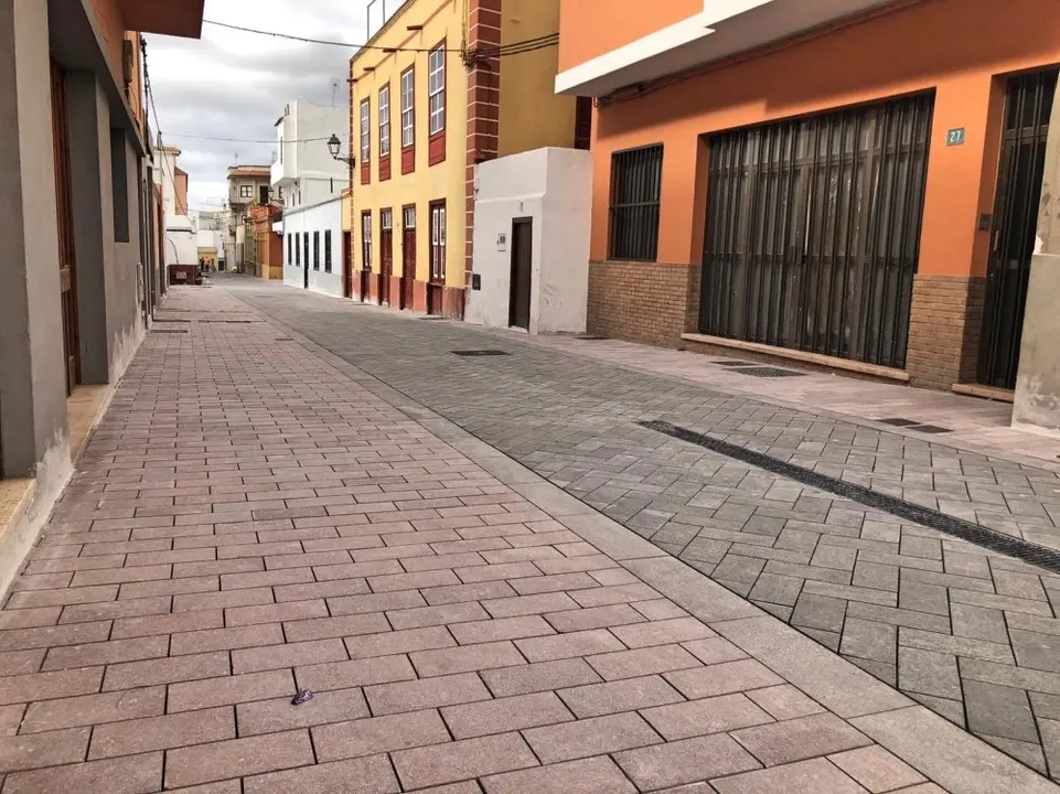 Gu&iacute;a Isorra Nueva Calle Abajo 2_Fotor
