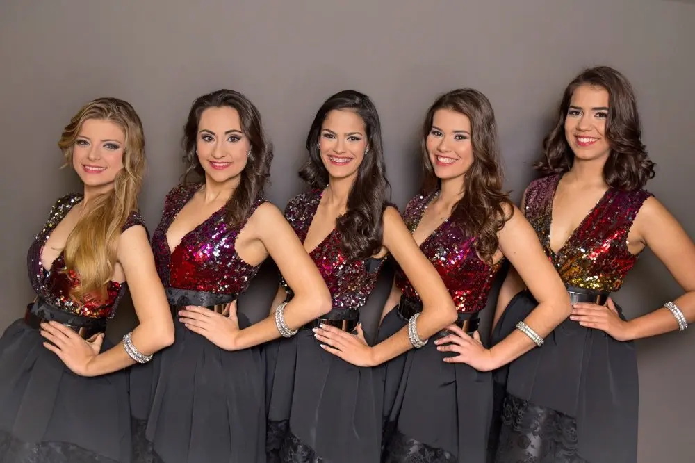 SHE - CANDIDATAS - 01_Fotor