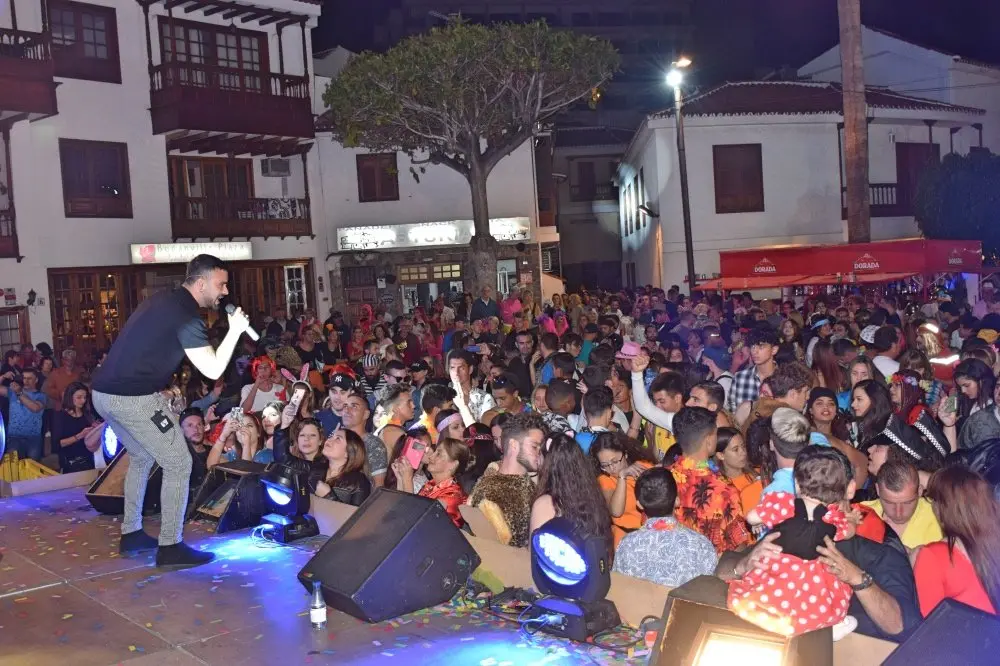 Carnaval Gigantes 808_Fotor