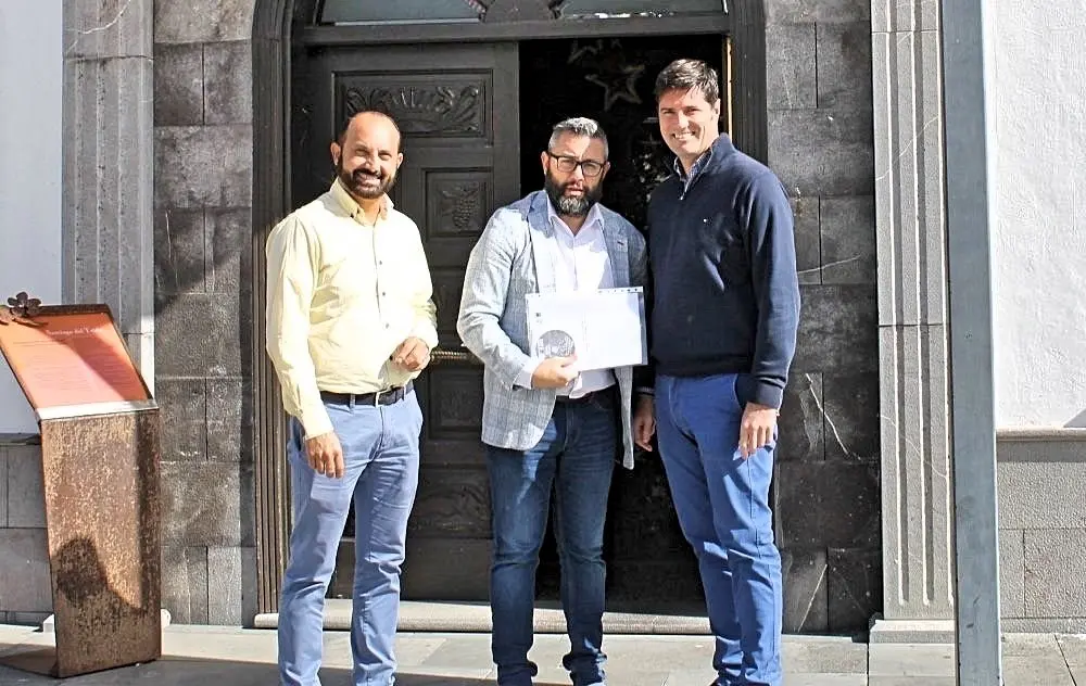 El Alcalde junto al consejero de Pol&iacute;tica Territorial_Fotor