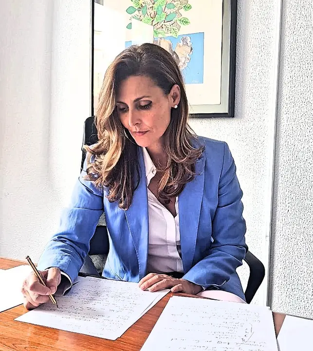 carolina concejal&iacute;a de Igualdad_Fotor