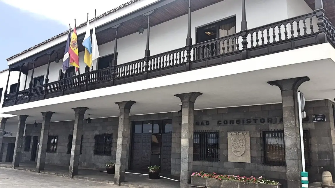 Ayuntamiento Puerto Cruz _Fotor