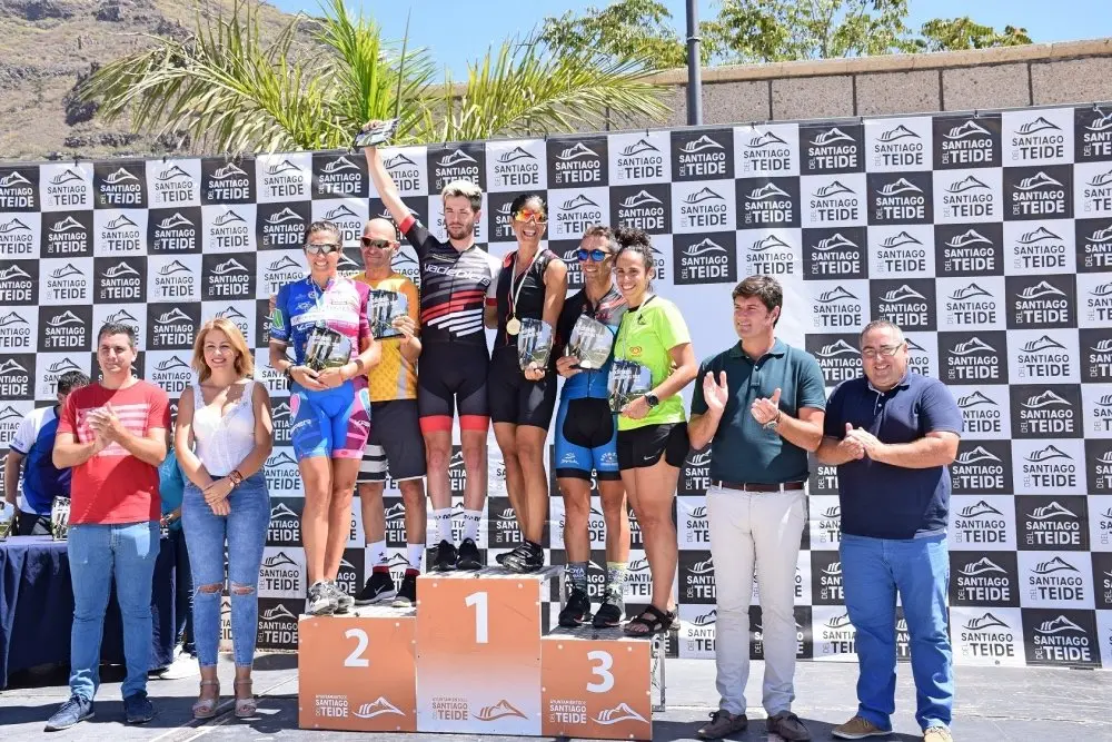 Podium maculino y femenino general_Fotor