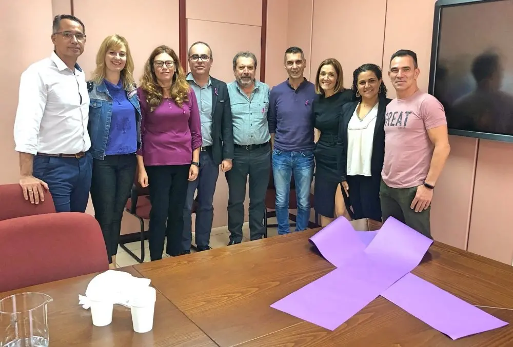 Imagen del encuentro entre los equipos directivos_Fotor