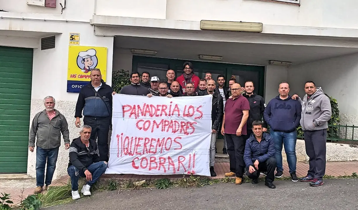 HUELGA TRABAJADORES COMPADRES_Fotor