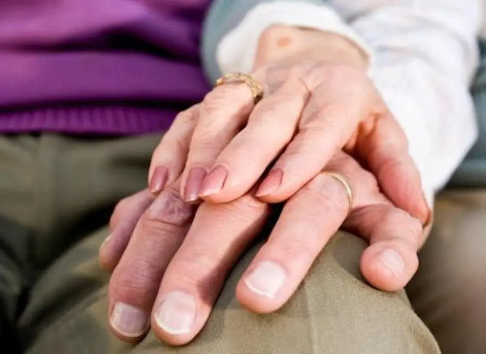 coronavirus contagia mas mujeres y mata mas hombres, canarias, sol del sur 