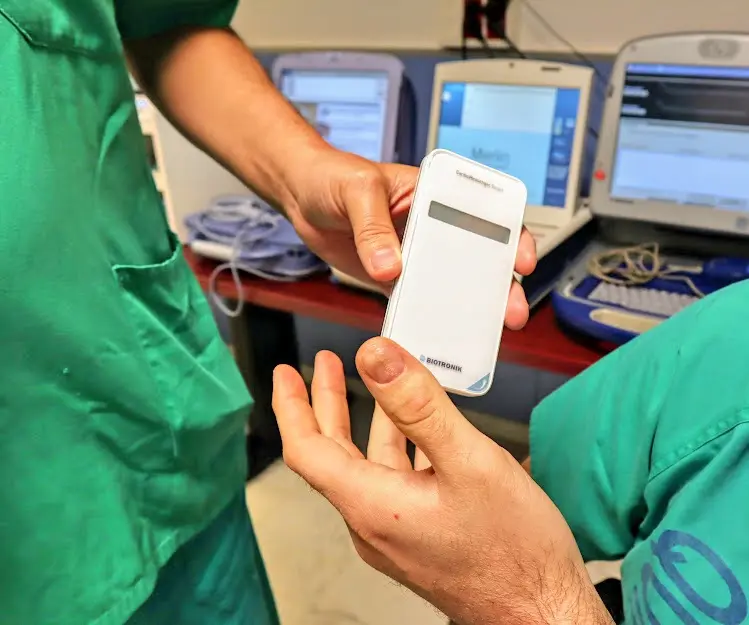 8ABR FOTO La Candelaria controla de forma remota a 2000 pacientes con marcapasos y desfibriladores_Fotor
