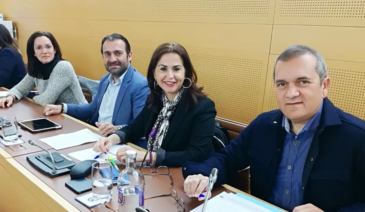 grupo pp cabildo durante un pleno_Fotor