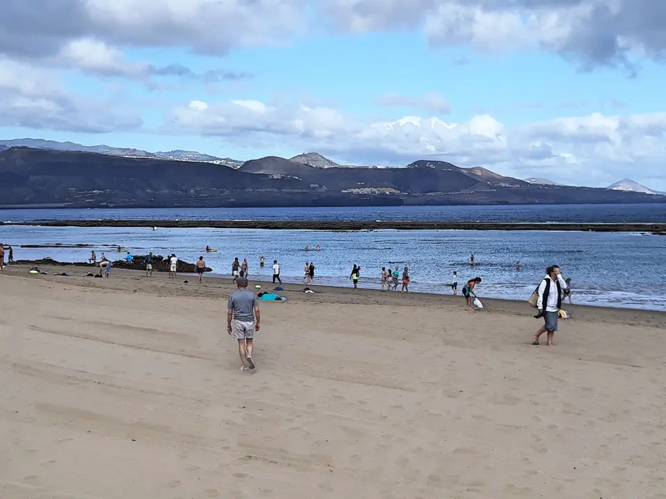Playa de Las Canteras en Gran Canaria _Fotor
