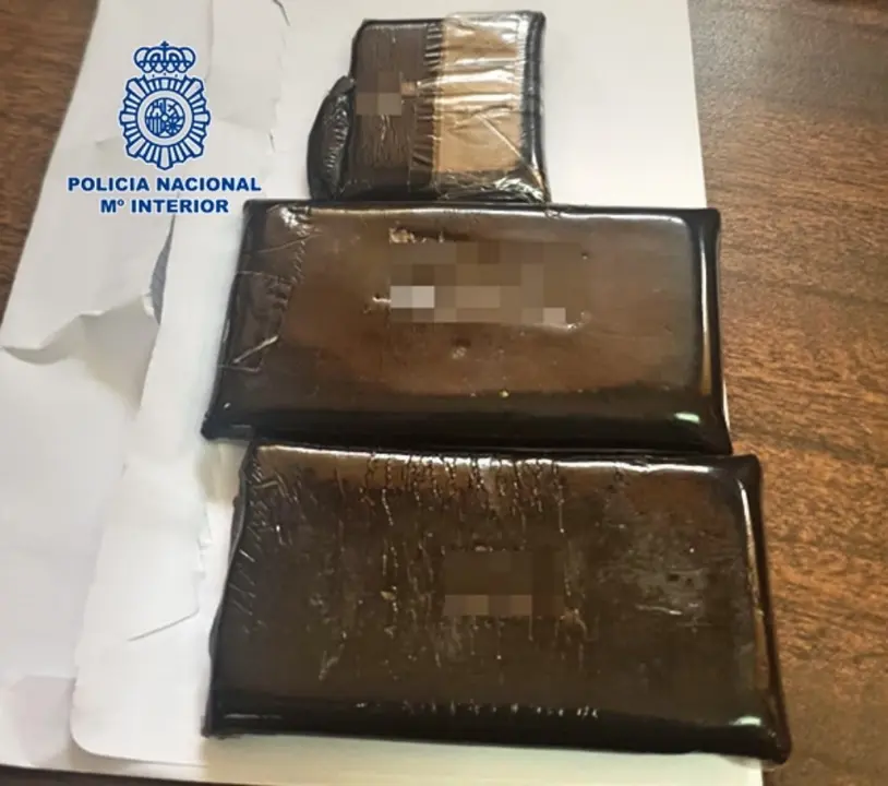 Polic&iacute;a Arona droga_Fotor