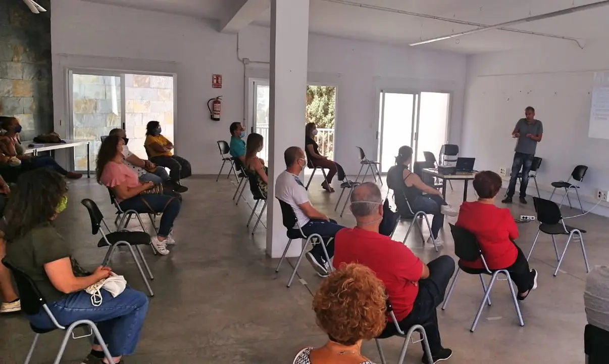 charla covid san miguel -19 at 12_Fotor