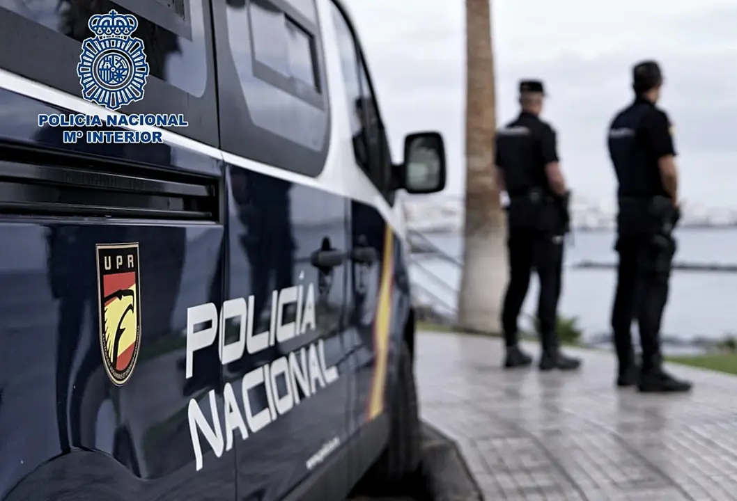 Polic&iacute;a Nacional 01_Fotor