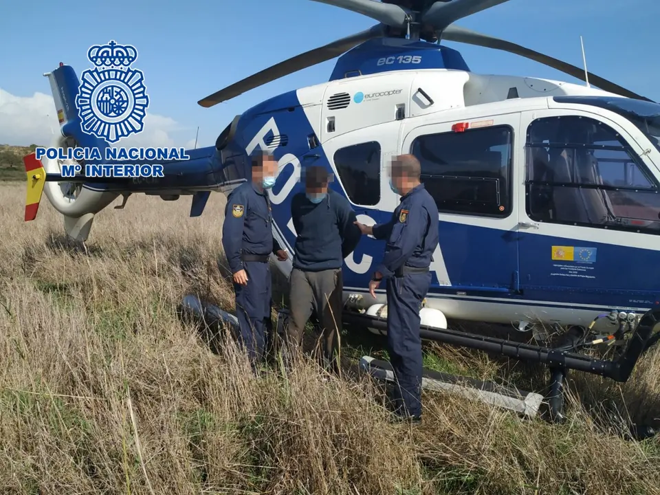 Pol&iacute;cia Helic&oacute;ptero _Fotor