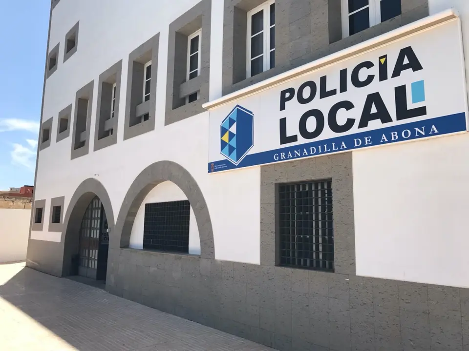 Polic&iacute;a Local Granadilla 3_Fotor
