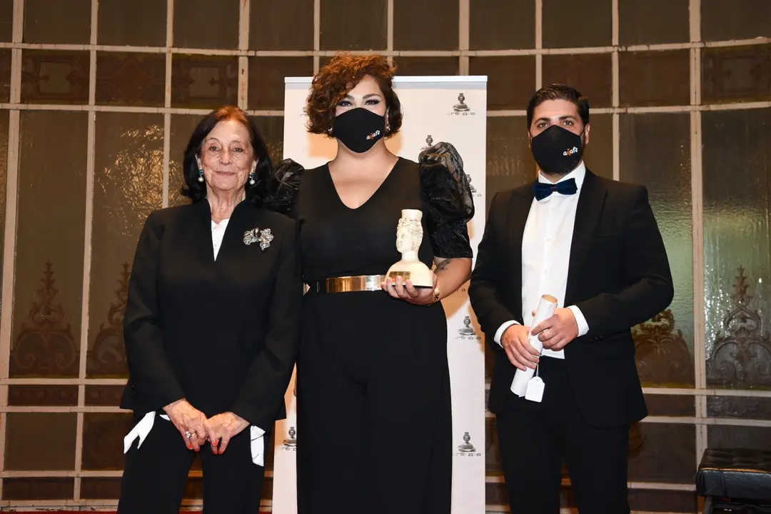 El Grupo Folkl&oacute;rico A&Ntilde;ATE de la Victoria de Acentejo ha recibido el Premio Nacional PRENAMO a la Excelencia Empresarial 2020 _Fotor
