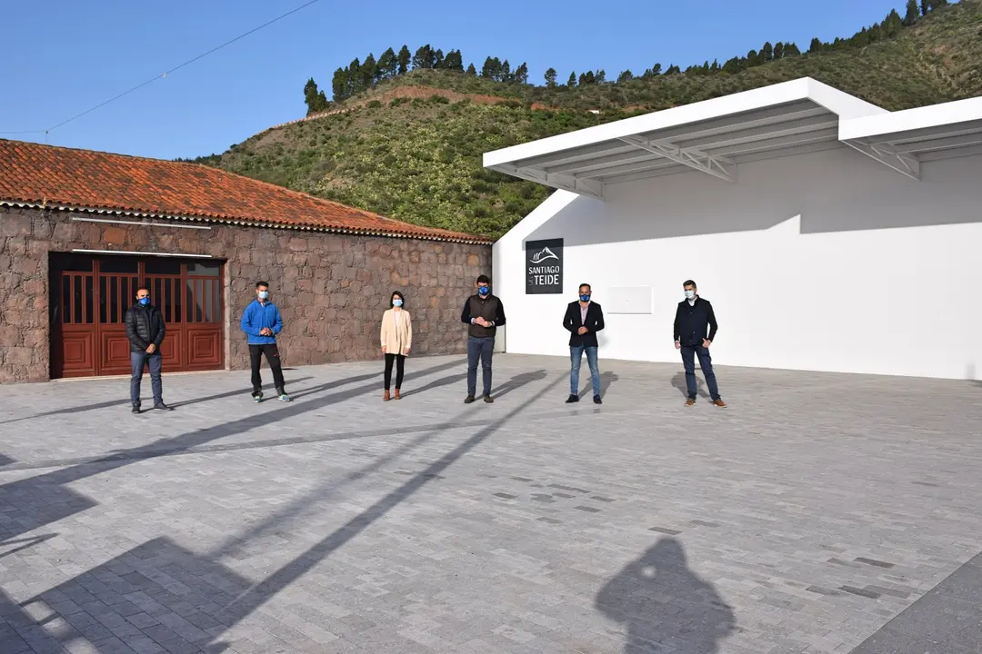 Foto de la recepci&oacute;n de la obra_Fotor