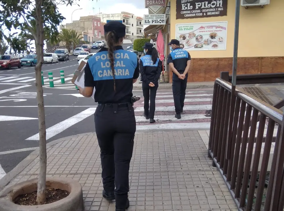 Polic&iacute;a Local Gu&iacute;a de Isora_Fotor