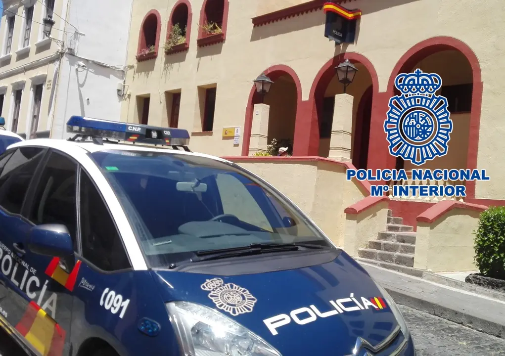 Polic&iacute;a Nacional La Palma 1-PN1_Fotor