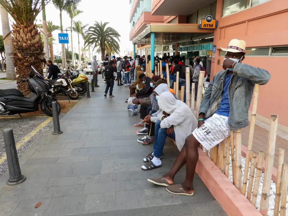 Menas migrantes b85d_Fotor