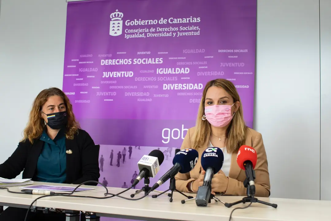 22.03.21.-Las Palmas de Gran Canaria. La consejera de Derechos Sociales, Noem&iacute; Santana, y la viceconsejera del &aacute;rea, Gemma Mart&iacute;nez, hacen balance de la situaci&oacute;n actual en las residencias de personas mayores y de discapacidad, tras flexibilizarse las restricciones sanitarias que les afectaban.