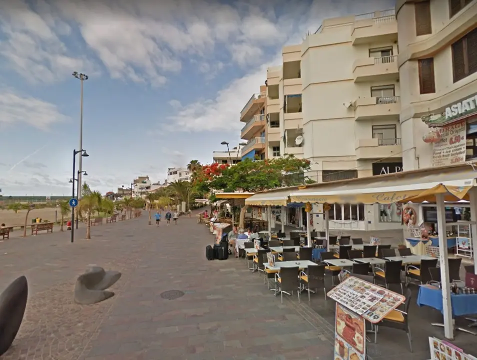 Los cristianos Terraza (1)_Fotor