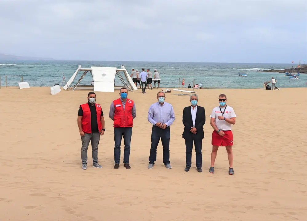 Nuevas torretas de vigilancia en las playas de Las Palmas 427_Fotor