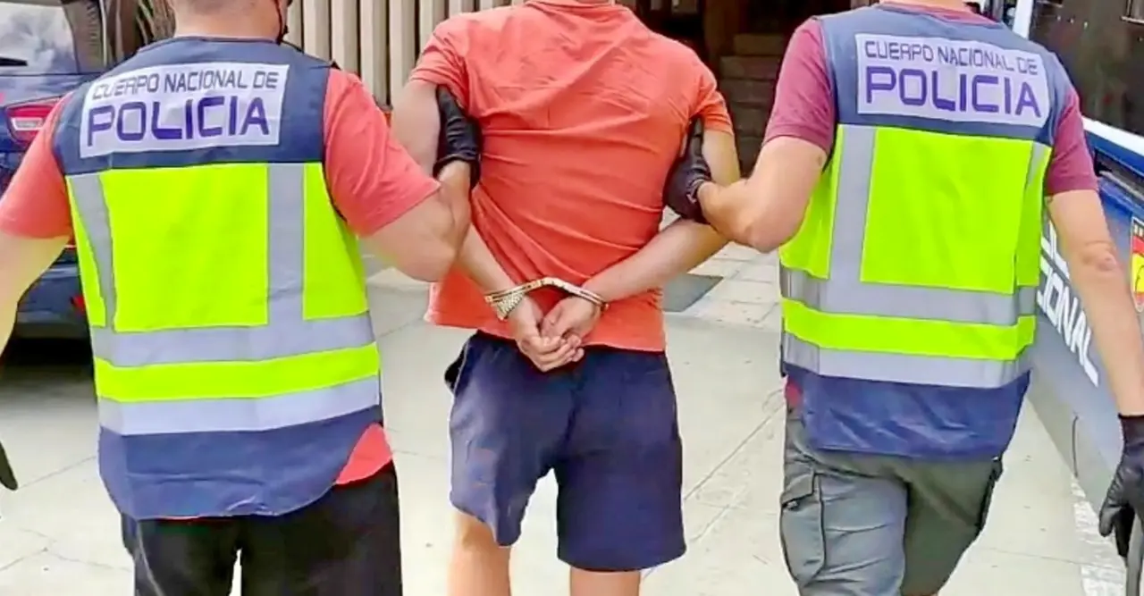 Detenido Polic&iacute;a Nacional _Fotor