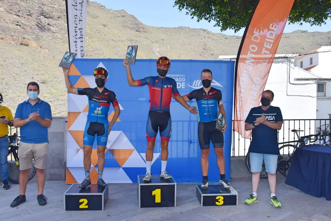 Podium masculino 13 km_Fotor