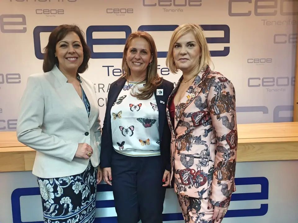 Victoria L&oacute;pez, Presidenta del Grupo Fedola, Sonia Garc&iacute;a, Presidenta de BPW Canarias y Silvia Vigat&agrave;, Presidenta de BPW Spain_Fotor