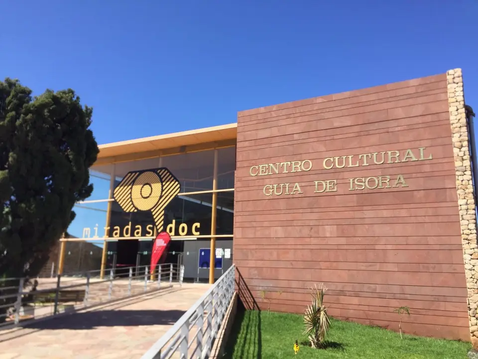 CENTRO-CULTURAL-GUIA-DE-ISORA_Fotor