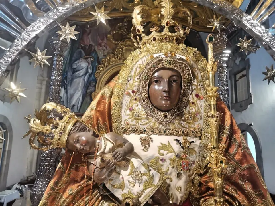 Virgen de Candelaria foto Mois&eacute;s P&eacute;rez _Fotor