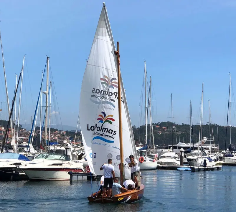 Velaq Latina Canaria bote ria