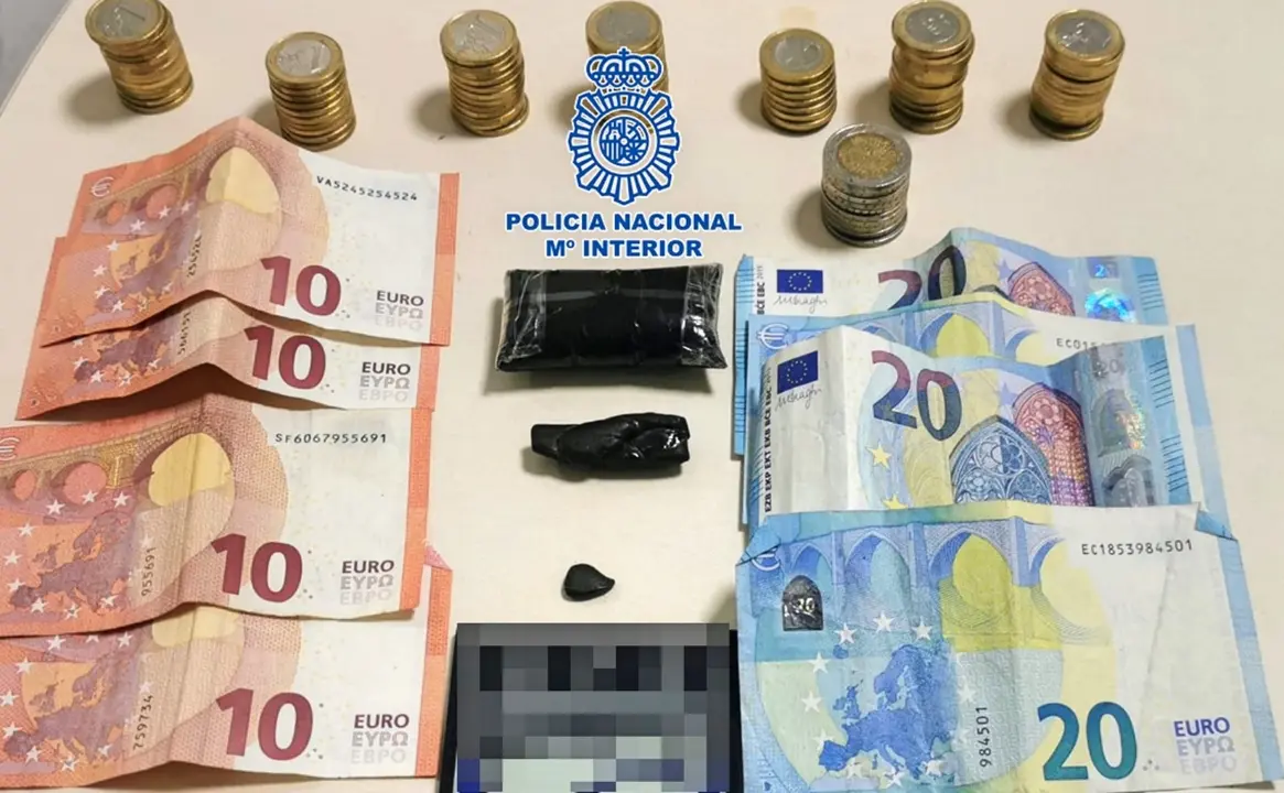 Polic&iacute;a Nacional Drogas 0006