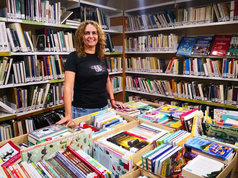San miguel Pilar M&eacute;ndez concejala educaci&oacute;n BIBLIOTECA ADQUISICI&Oacute;N